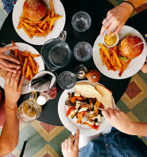 Restaurants within walking distance of the park